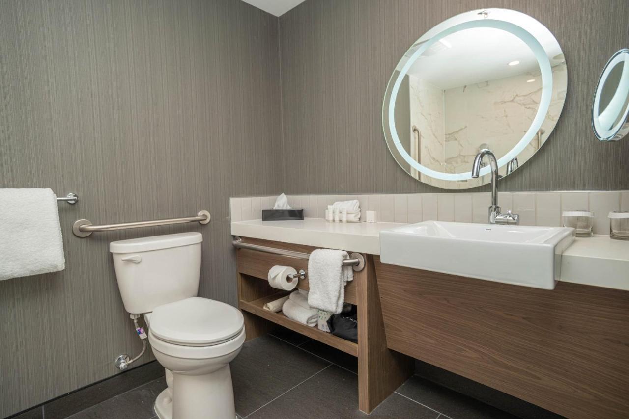 Sandman Signature Ottawa Airport Hotel Ngoại thất bức ảnh