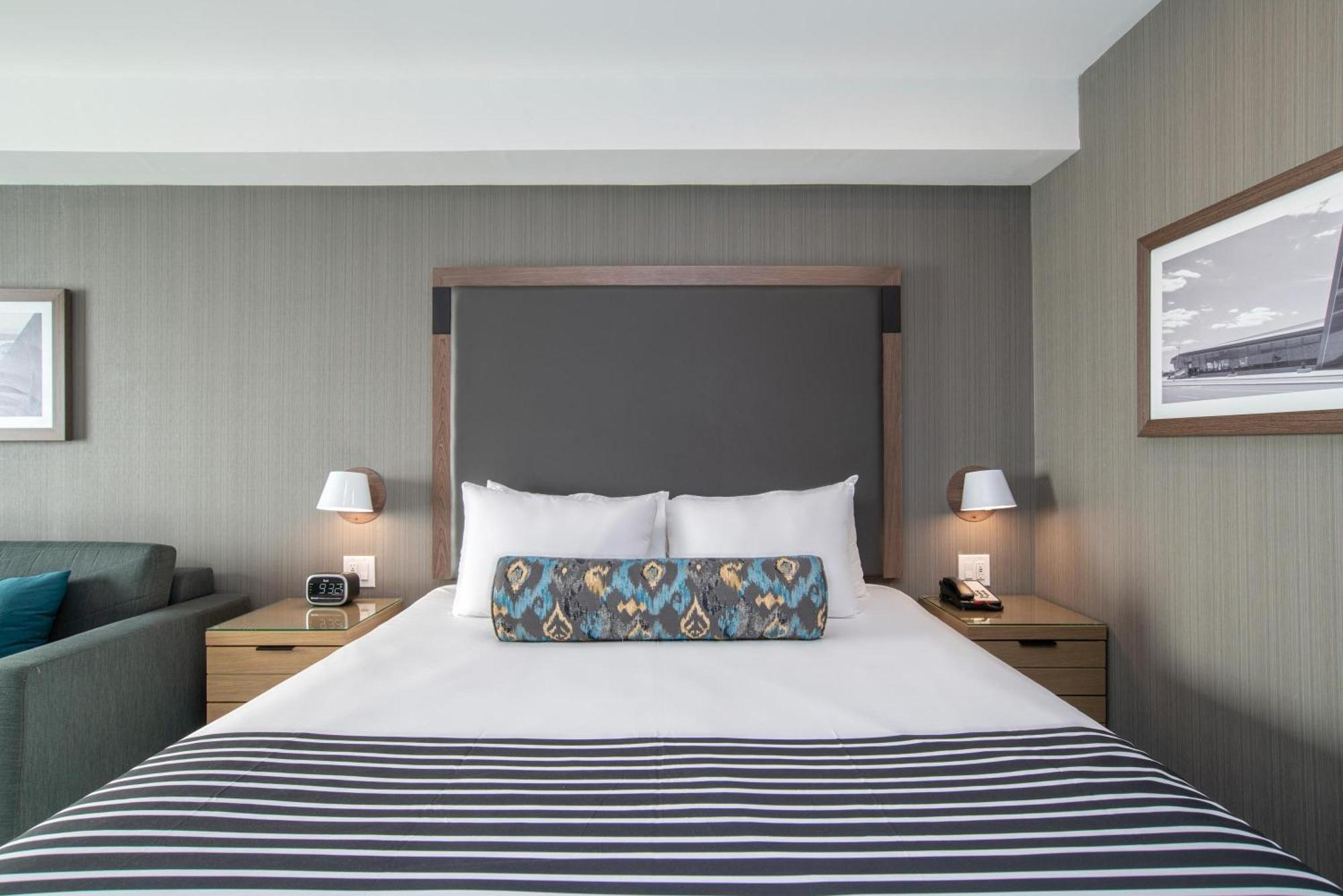 Sandman Signature Ottawa Airport Hotel Ngoại thất bức ảnh