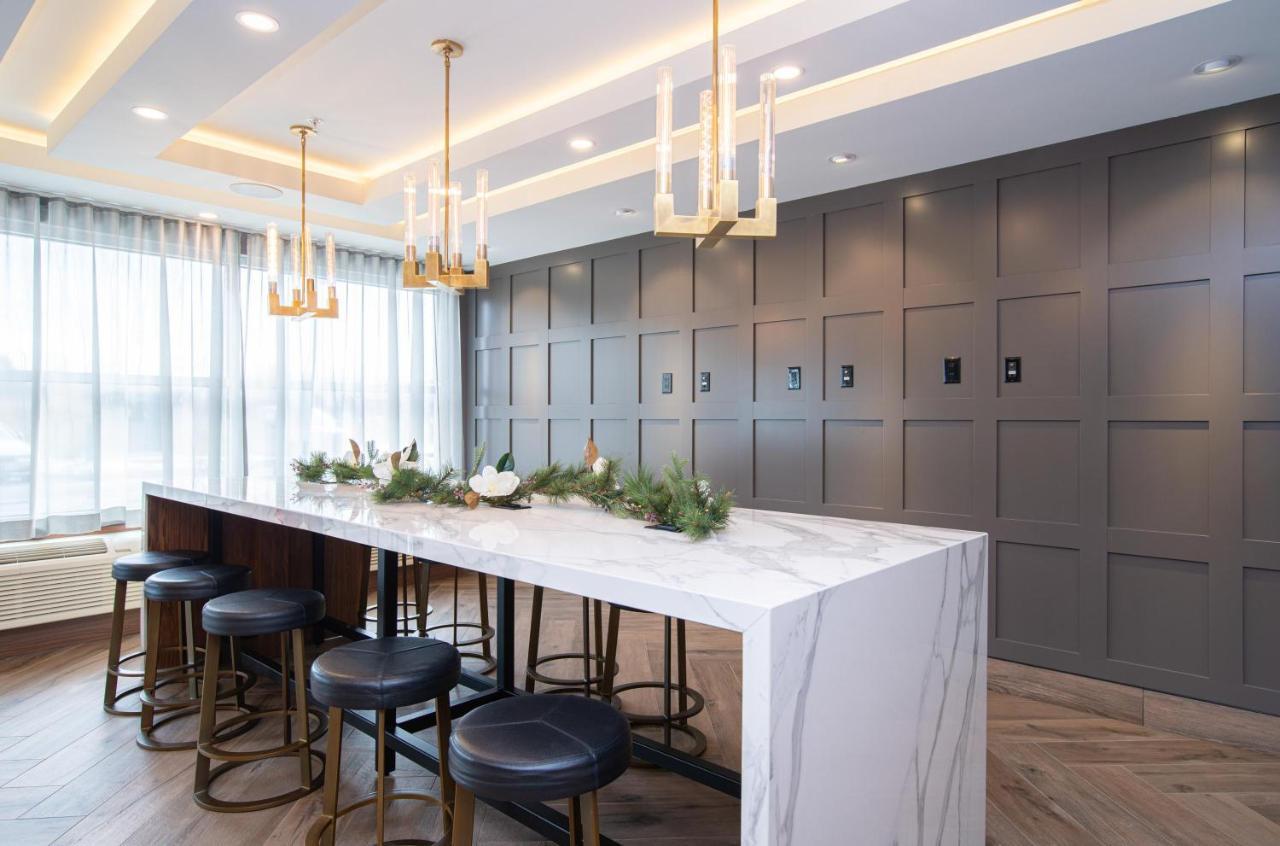 Sandman Signature Ottawa Airport Hotel Ngoại thất bức ảnh